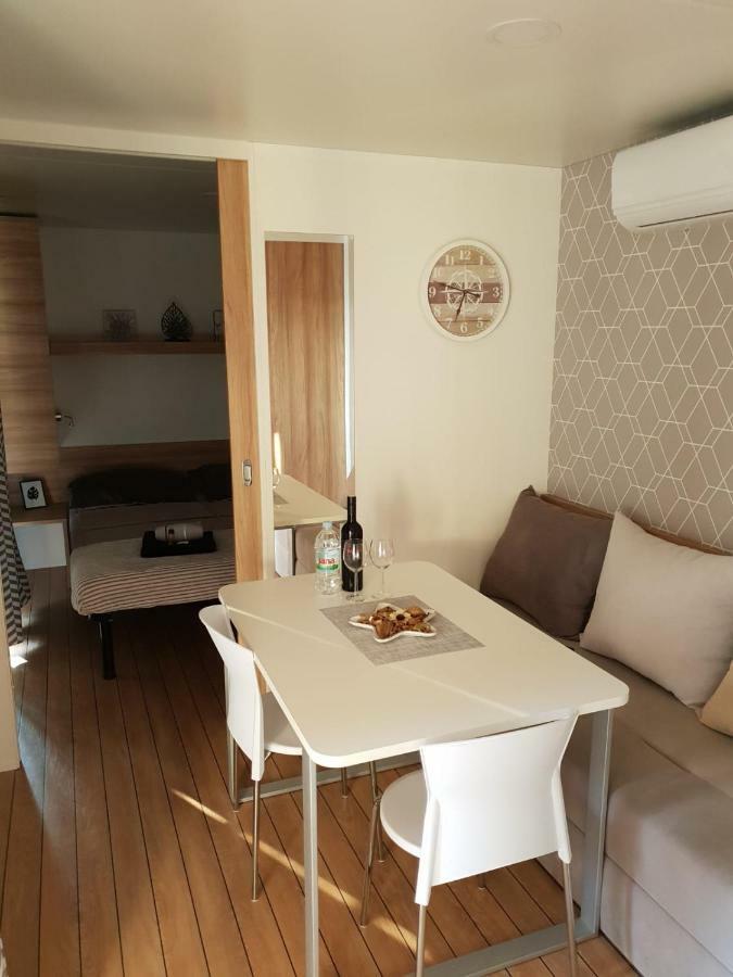 Seahorse Mobile Home, Soline Biograd บีโอกราดนาโมรู ภายนอก รูปภาพ